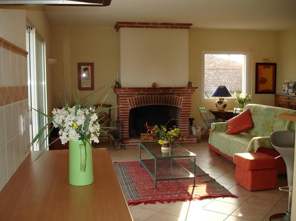 Gite Au Bouzigues Monlaur-Bernet Habitación foto